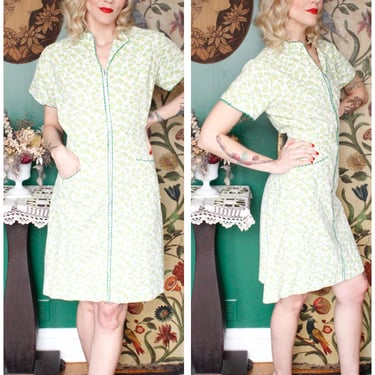 1940s Dress //. Bill Sims Half Size Floral House Dress // vintage 40s dress 