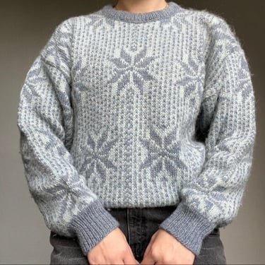 Vintage Spelana Irish Wool Icelandic Snowflake Blue Gray Crewneck Sweater Size Large 