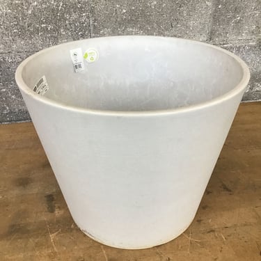 16″ Tapered Composite Planter (Seattle)