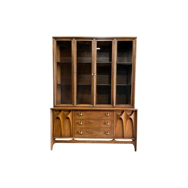 Broyhill Brasilia Mid Century Modern China Hutch c. 1960s 