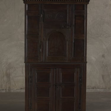 17TH C ENGLISH OAK CABINET