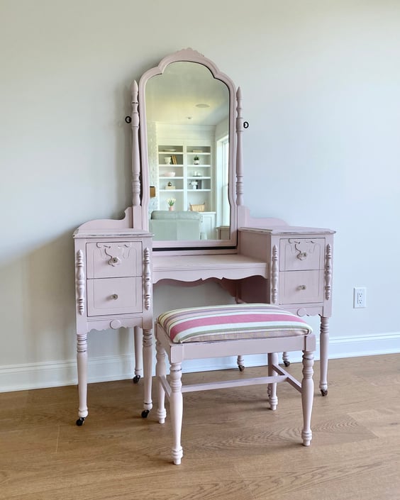 NEW - Vintage Pink Vanity with Swivel Mirror, Antique Vanity, Pink Bedroom Furniture 