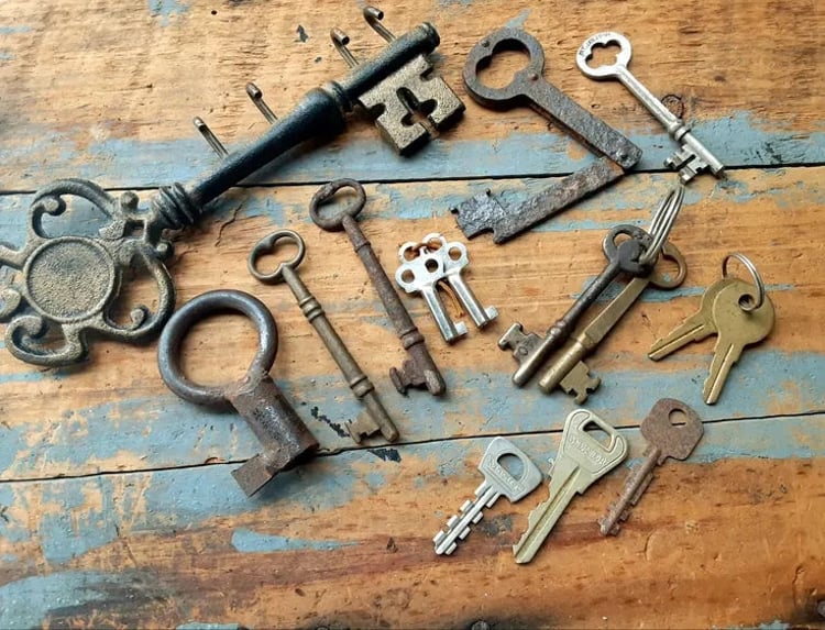 Lot Of Skeleton Keys - Assemblage Art Supply - Victorian Steampunk