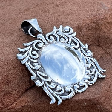 Vintage Sterling Silver Victorian Square Pendant with Smooth Shiny Oval Center 