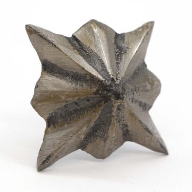 1.5 in. Cast Iron Star Appliques Furniture Tack