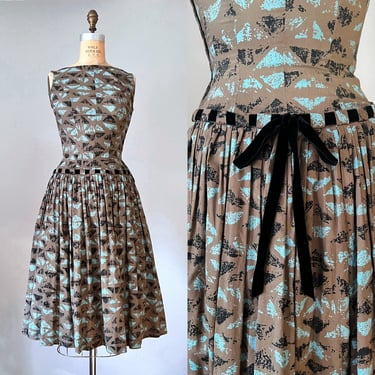 Natlynn cotton 1950s dress, novelty print 50s dress, cotton midi dress, sleeveless summer dresses, vintage dresses for women 
