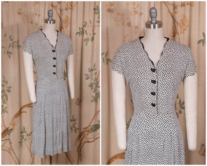 1940s Dress - Charming Vintage 40s Rayon Jersey Day Dress in Ivory with Black 