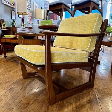 Mid Century Lounge Chair in the style of Peter Hvidt- New upholstery