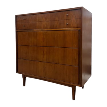 Free Shipping within continental US - Vintage Mid Century Modern 4 Drawer Dresser Dovetailed Drawers 