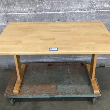 Bright Maple Desk (Seattle)