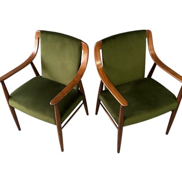 Pair of Danish Lounge Chairs in Walnut in the Style of Peter Hvdit