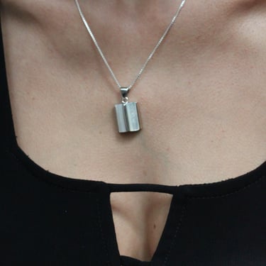 Stunning Vintage Mother of Pearl & Sterling Silver Pendant Necklace