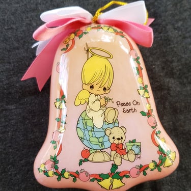 1996 Holly Hobbie Peace on Earth Ornament in box 