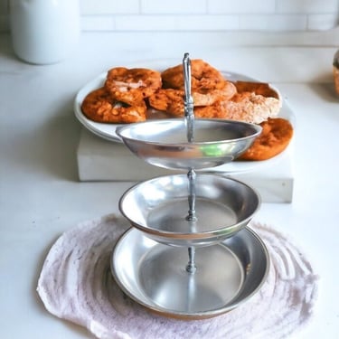 VINTAGE Three-level stainless steel presentation tray Stainless steel hors d'oeuvres tray Three-layer stainless steel party tray 
