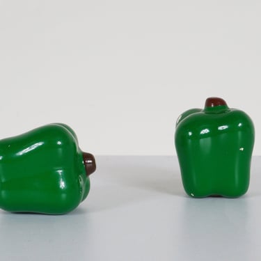 Salt and Bell Pepper Shakers 