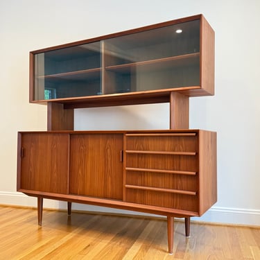 Falster Teak Sideboard w/ Floating Hutch