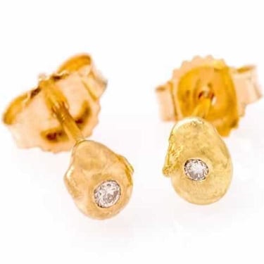 Heorth | Seed Stud Earrings | 14K Yellow Gold + Diamond
