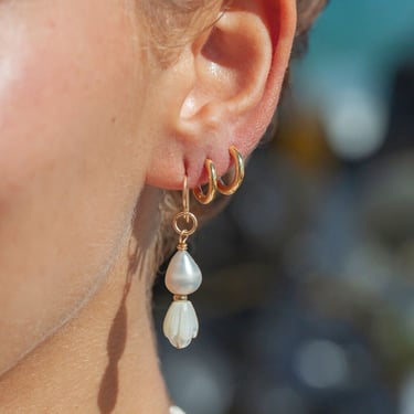 Asymmetrical Pikake & Pearl Earrings, Gold Pearl Pikake Earring, Gold White Pearl Earring, Flower Earring,Gold Filled Earring,Hawaii Earring 