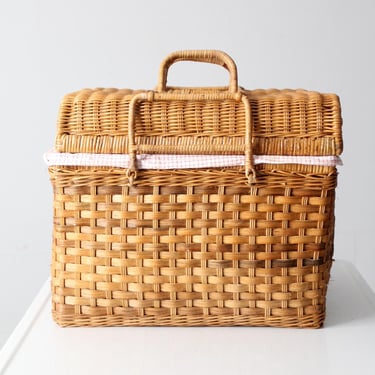 vintage woven picnic basket with lining 