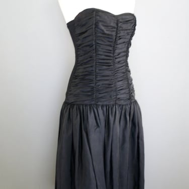 Not so Basic, BASIC - 1980's - Cocktail Dress - Little black dress - Taffeta Party Dress - by Katie mfg - size 4 
