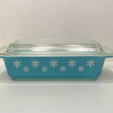 Pyrex Snowflake #575 Space Saver Casserole 