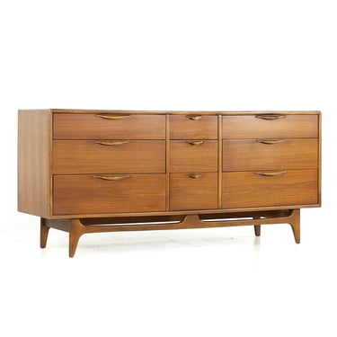 Lane Perception Mid Century Walnut 9-Drawer Dresser - mcm 