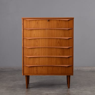 Mid Century Danish Modern Chest of Drawers Teak Dresser 