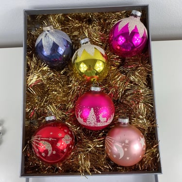 Vintage Stenciled Glass Ornaments Mixed Set of 6, Planets Ornament, Shooting Star, Deer Scene, Snow Topped Mica Snow Mercury Glass Ball Pink 