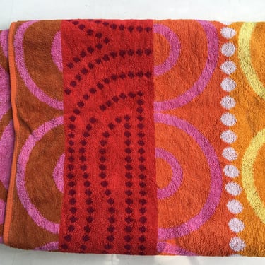 Vintage Geometric Beach Towel By Royal Terry International, Large Towel, Red Yellow Orange Geometric, Pool Towel, Summer Swimming 