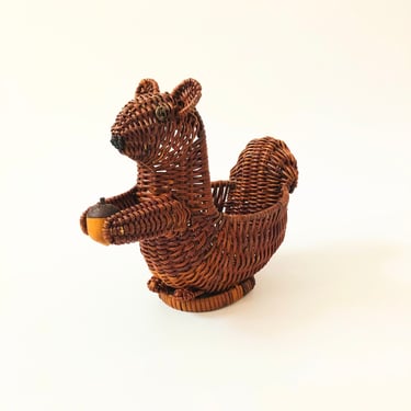 Wicker Squirrel Basket 