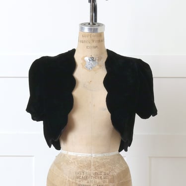 vintage 1930s black velveteen bolero • deco era scalloped edge short dress jacket 