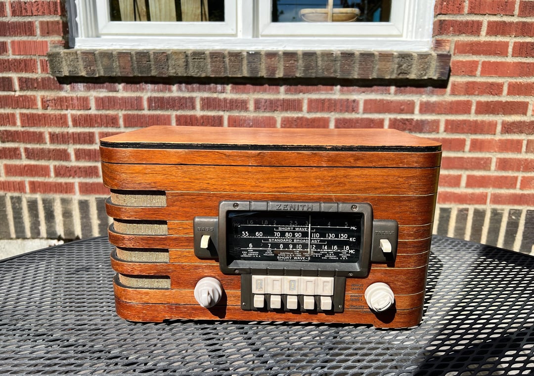 1940 Zenith 3 Band AM/Shortwave Radio, Black Dial 6S439, Elec Restored