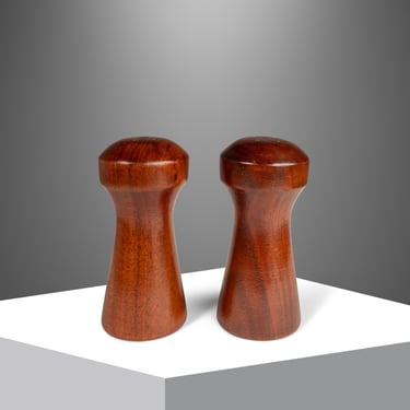 Set of Two ( 2 ) Mid-Century Danish Modern Salt & Pepper Shakers in Solid Walnut, Denmark, c. 1970s 