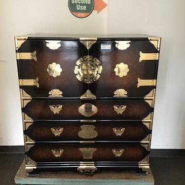 Stunning Chinoiserie Dresser (Seattle)