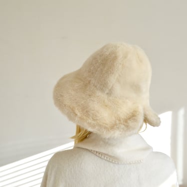 faux fur white fuzzy 70s bucket hat 