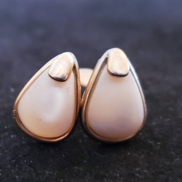 Vintage MONET white and gold teardrop clip on earrings 