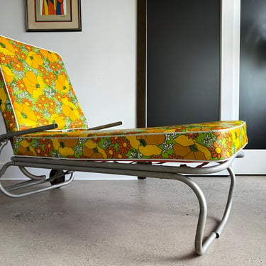 Vintage 60s Mod Vinyl Floral Aluminum Lawn Chair Movie Set 