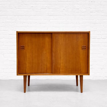 WALNUT Mid Century Modern Jr. Credenza / VINYL Record | Circa60