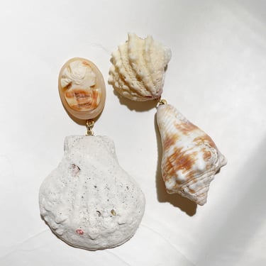 Cameo shell earrings 