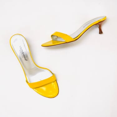 Vintage 90s 2000s y2kDolce and Gabbana High Heels Size 7 37 Yellow Slides Mules Patent leather Yellow Made in Italy 7 37 Sex in the city 
