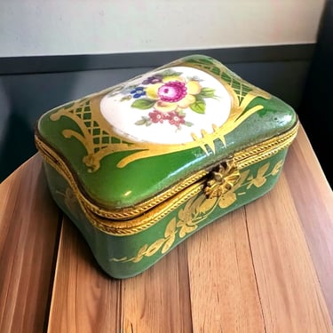 Vintage Limoges France Hand Painted Floral Bouquet Hinged Trinket Box Pill Box 