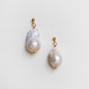 Baroque pearl drops