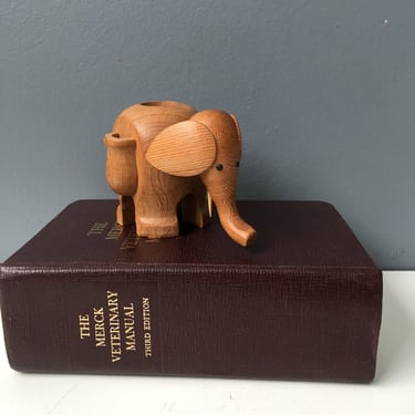 Wooden elephant toothpick holder - vintage entertaining 