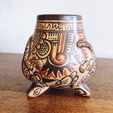 Vintage Mexican Aztec / Mayan style lizard vase 