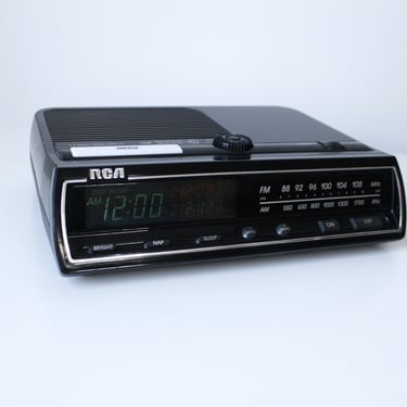 Vintage 80's RCA Alarm Clock Radio, Blue Digital Clock Face, 2 Alarm Option, AM/FM 
