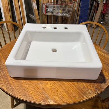 DXV Oak Hill® 30&quot; 3-Hole Lavatory Sink