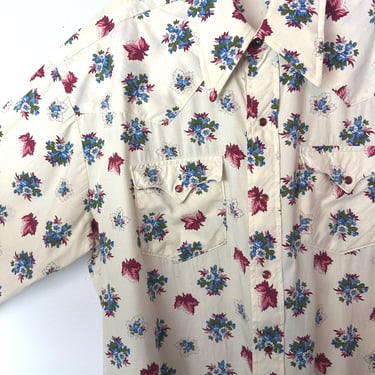 Men’s 1970’s floral Western shirt~ red pearly snap buttons~ cotton blend ~off white blue & rosey print Cool Cowboy  size XL -XXL 