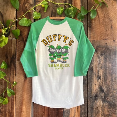 Vintage 80s Duffys Shamrock Denver Historical Irish Bar Colorado Baseball T St Patrick’s Day St Pattys day size M 