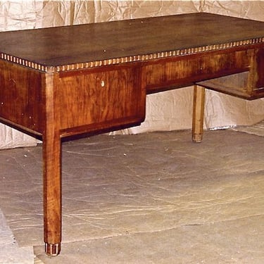 DIM (Joubert et Petit) mahogany desk (#1705)
