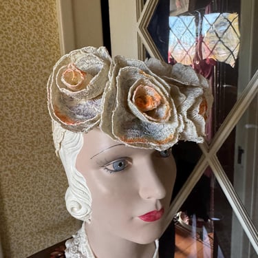 Vintage 1930s White Straw 3D Flowers Fascinator Tilt Hat 